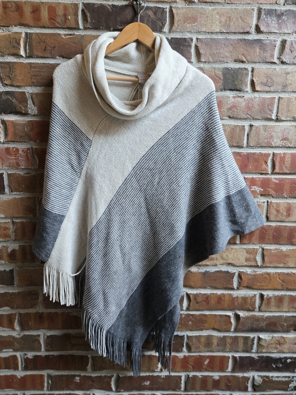 Chico's Cream & Gray Diagonal Colorblock Cowl Poncho with Fringe Cozy Layering